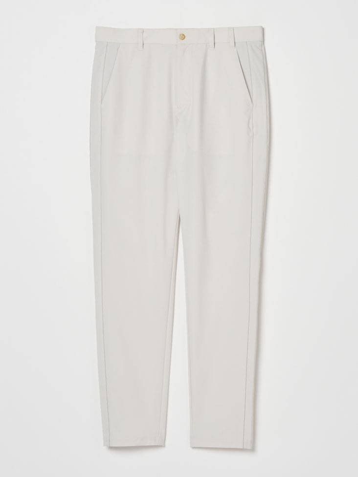 ライトベージュ